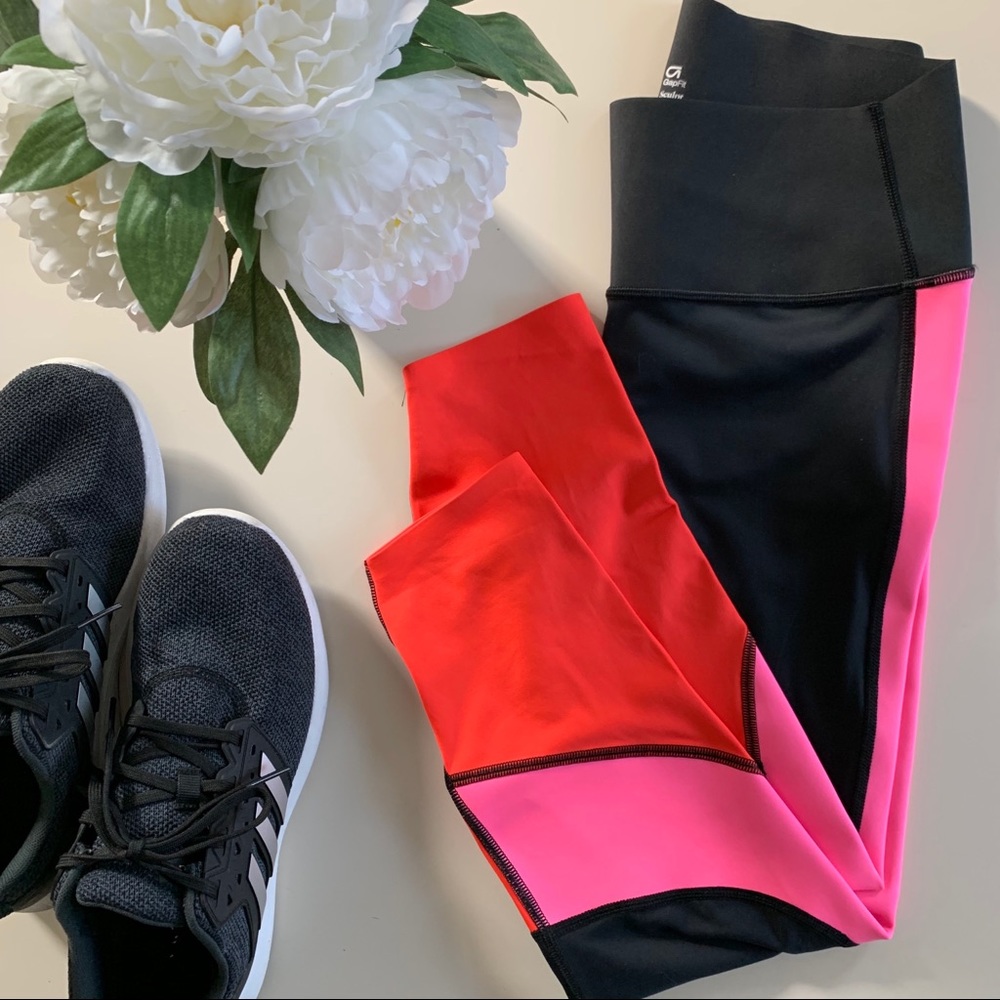 SOLD - Worn once size M Gap Fit 7/8” leggings